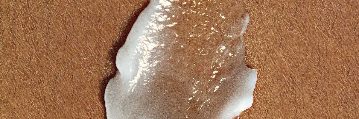 Gel texture on warm skin
