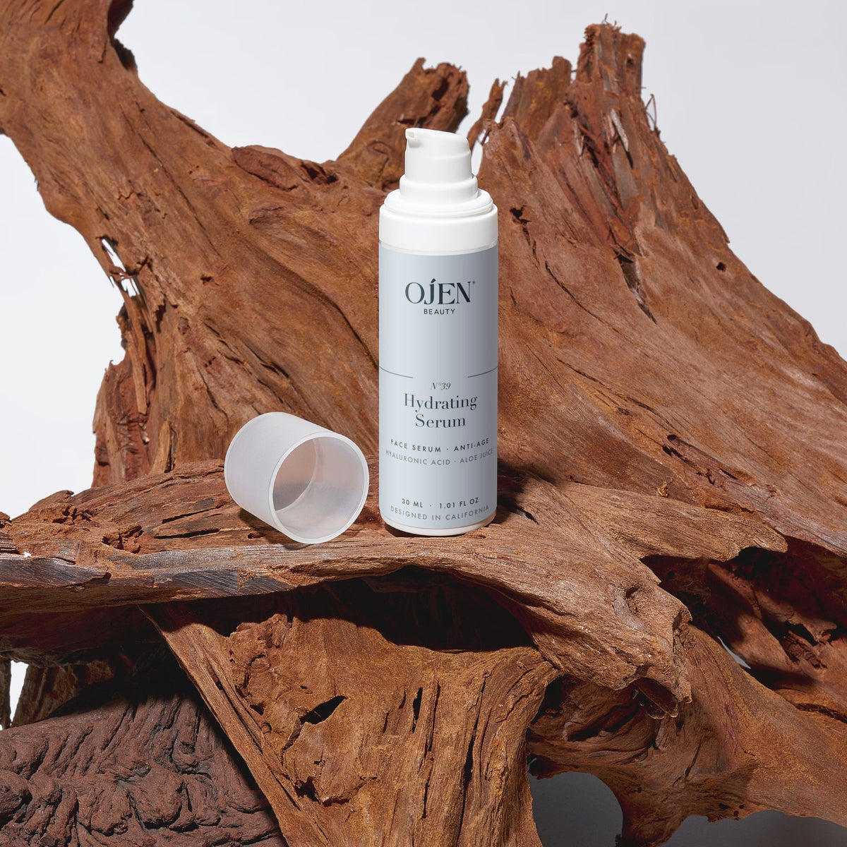 Ojen® N°39 Hydrating Serum (White) — in situ